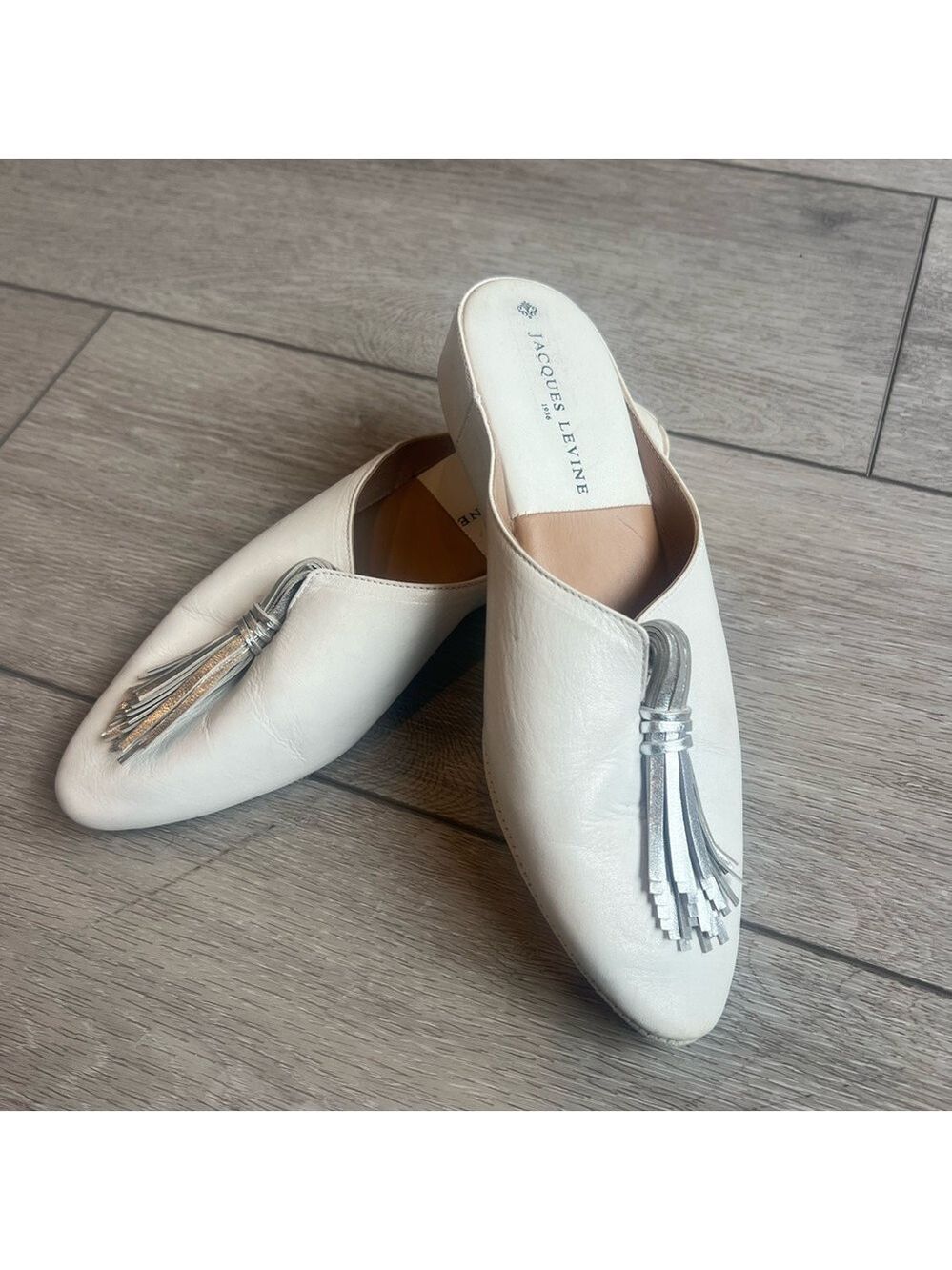 Jacques Levin Italian Cream white leather Leather Tassel Mules size 5